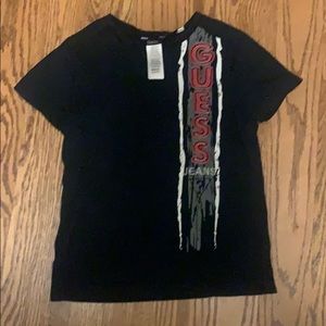 Guess t shirt size 5/6 kids size good condition